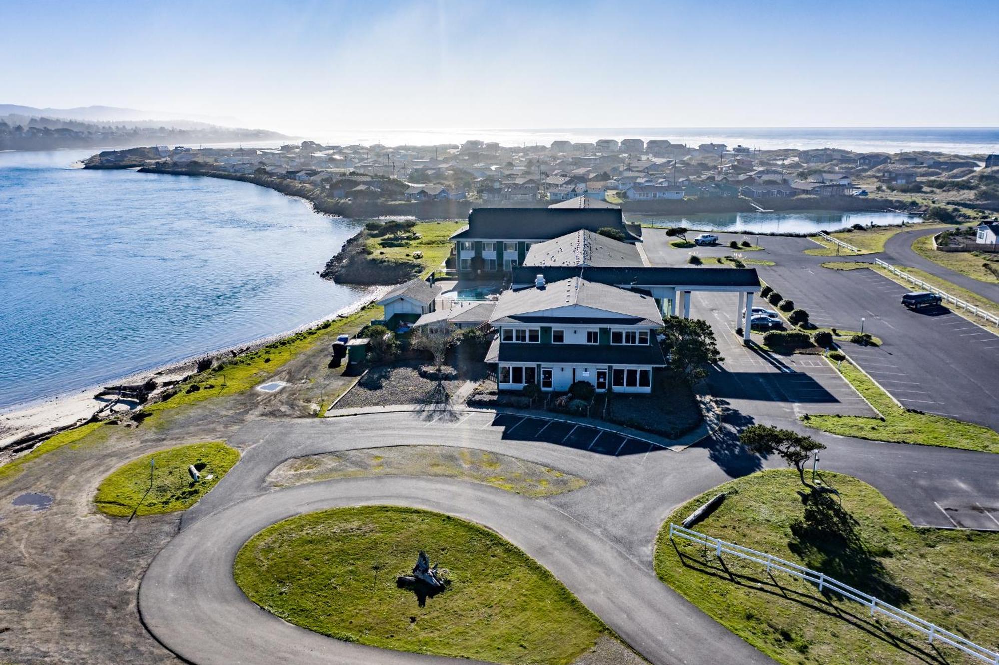 Alsi Resort Hotel Waldport Exterior photo