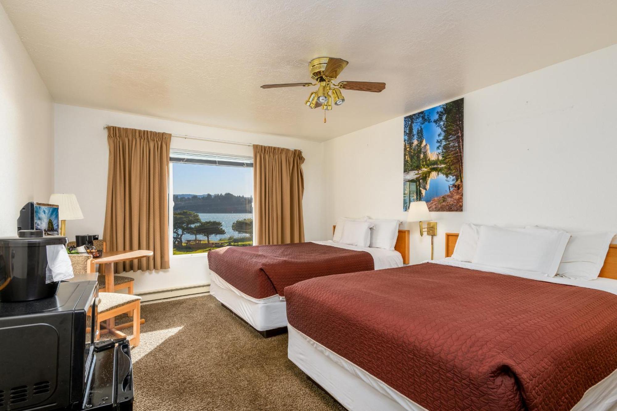 Alsi Resort Hotel Waldport Exterior photo