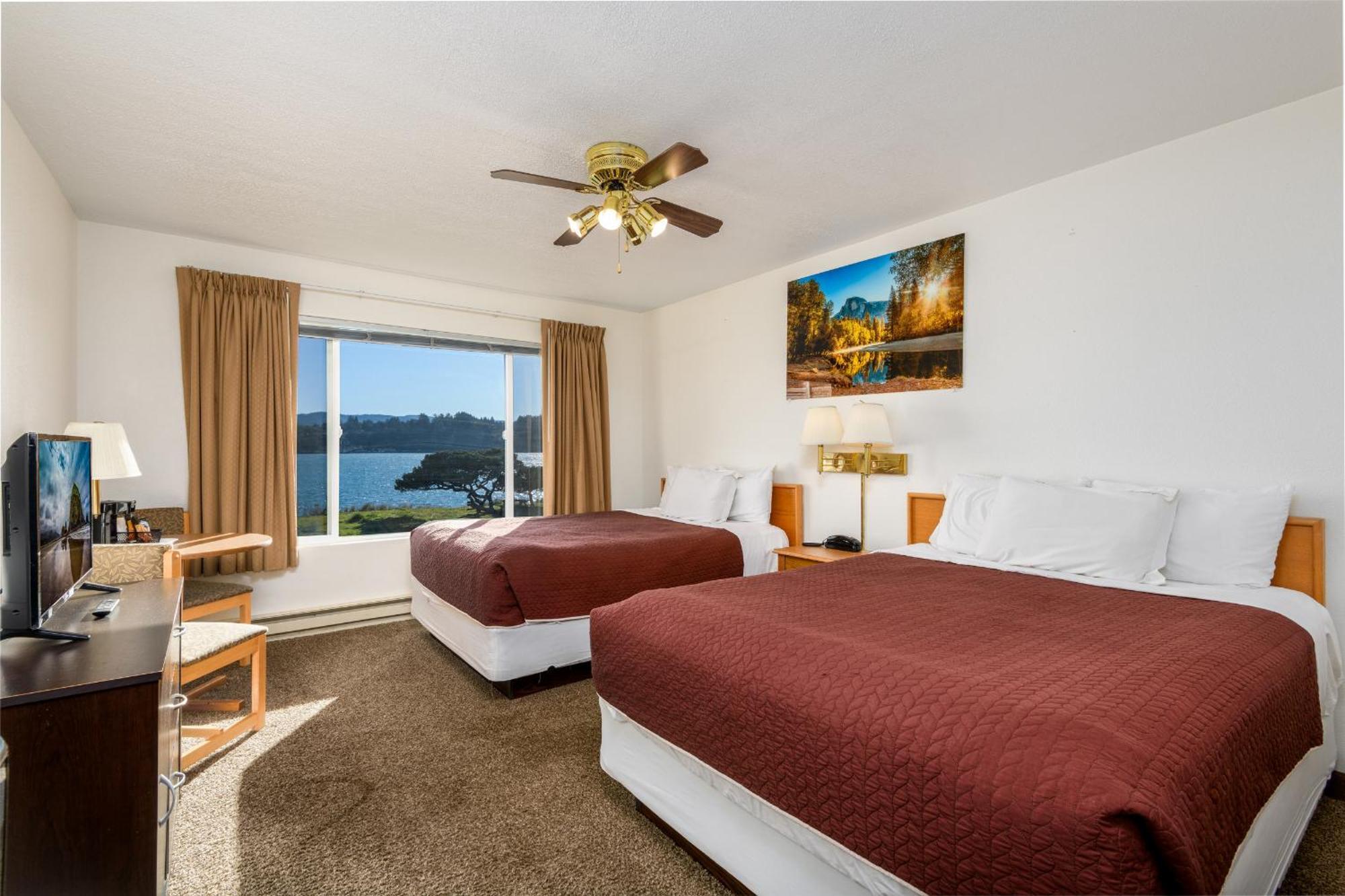 Alsi Resort Hotel Waldport Exterior photo
