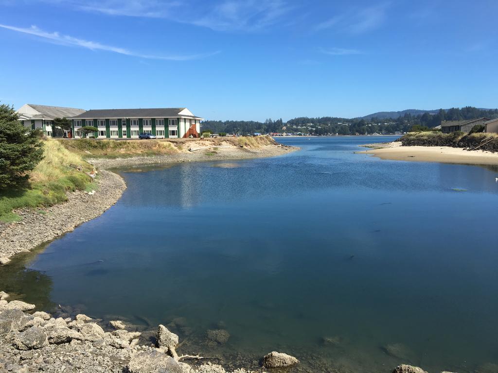 Alsi Resort Hotel Waldport Exterior photo