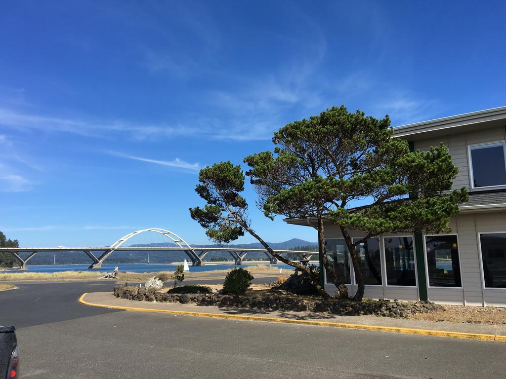 Alsi Resort Hotel Waldport Exterior photo